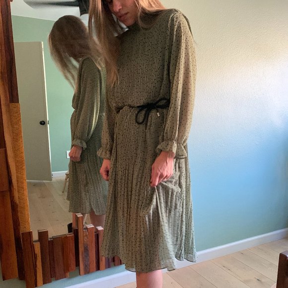 Petal and Pup dress - Picture 3 of 3